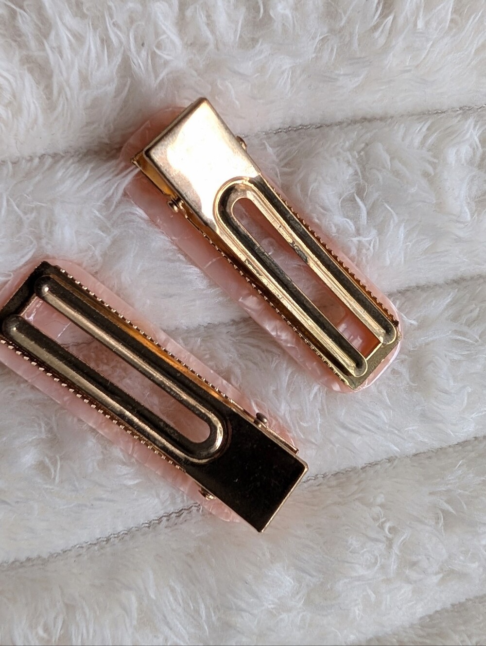 Pink Hair Clips - Picture 2 of 3